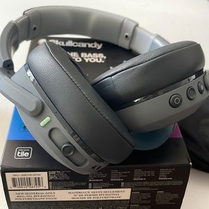 Grey new Skullcandy crusher evo